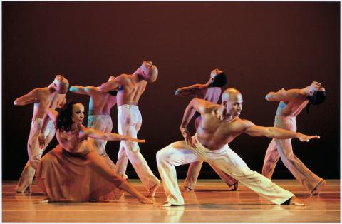 Alvin Ailey American Dance Theater in Donald McKayle's Rainbow Round My Shoulder. Photo by Paul Kolnik.